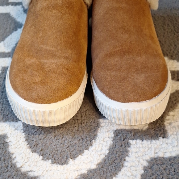 Timberland Tan Suede Fur-Lined Slip-Ons - Picture 6 of 8